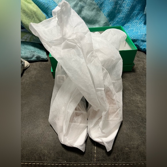 J.Reneé white kitten heels - Picture 4 of 7